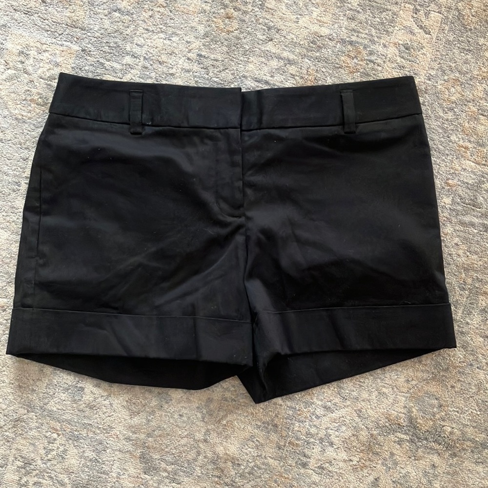 Express black dress shorts size 6- inseam 4.5” inseam